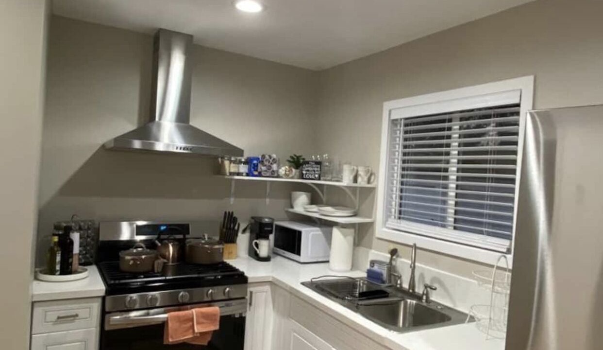 Photo of Kitchen in Harbor Gateway South