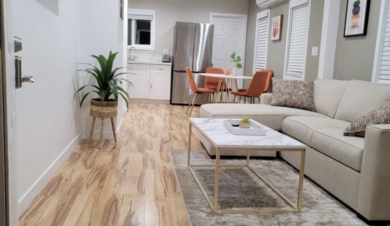 Photo of Livingroom in Harbor Gateway South