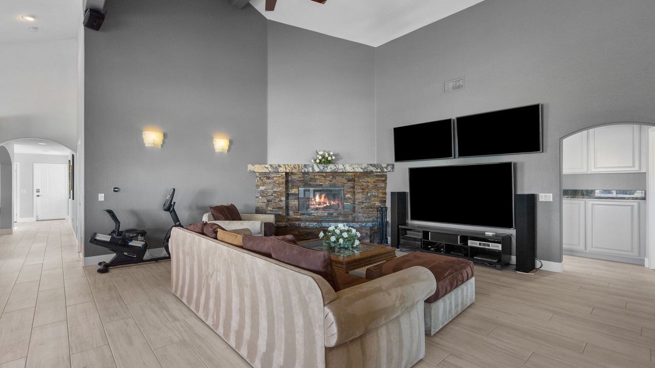 Photo of Livingroom in Santa Clarita