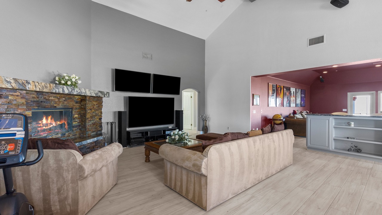 Photo of Livingroom in Santa Clarita