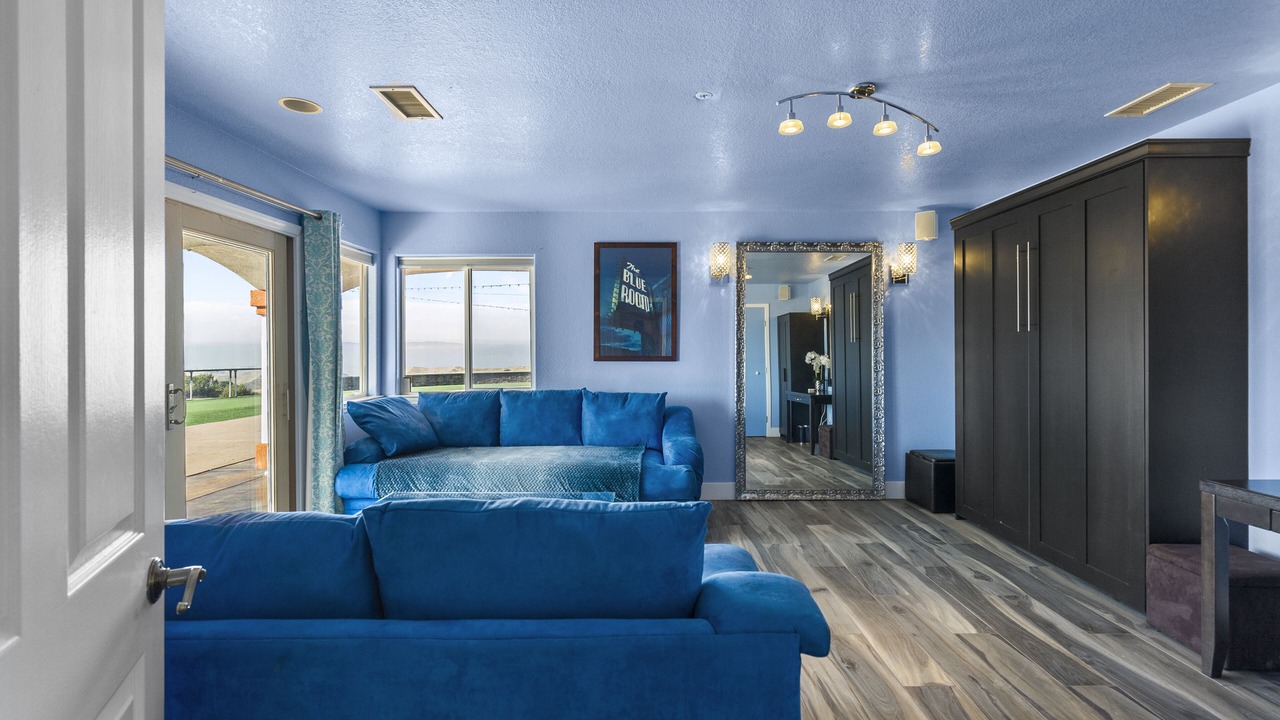 Photo of Livingroom in Santa Clarita