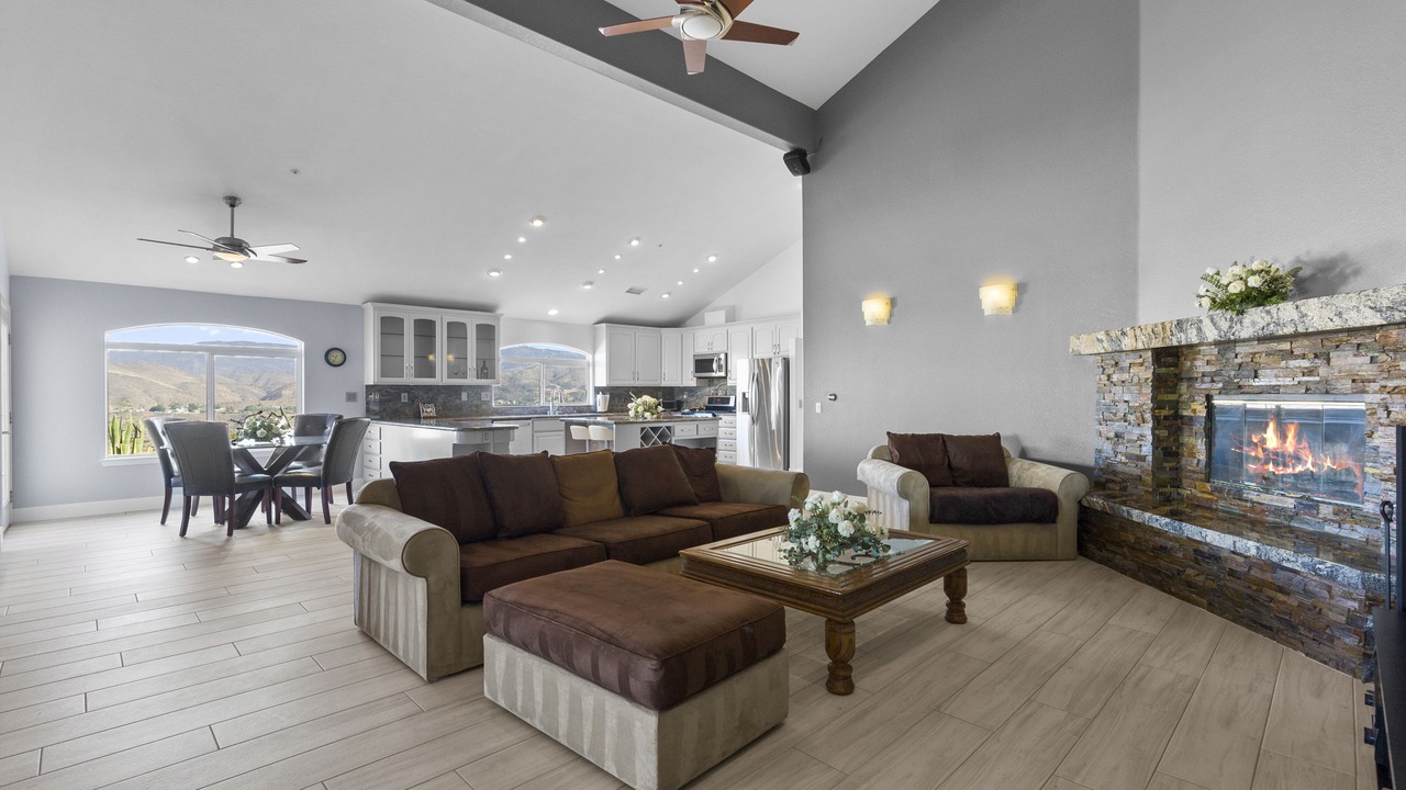 Photo of Livingroom in Santa Clarita
