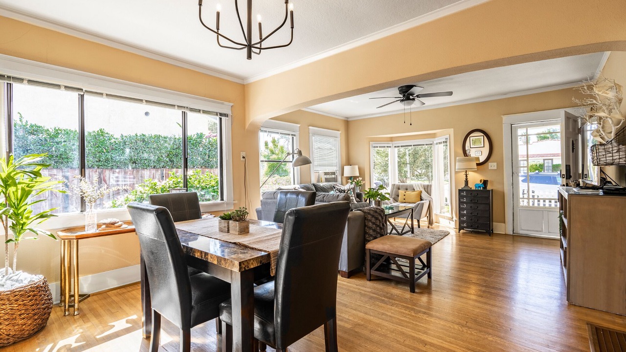 Photo of Livingroom in Belmont Heights