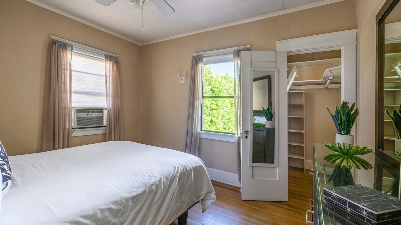 Photo of Bedroom in Belmont Heights