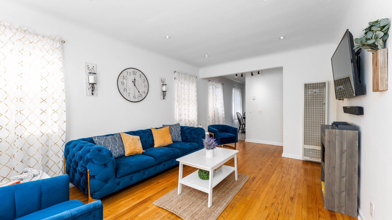 Photo of Livingroom in Lawndale