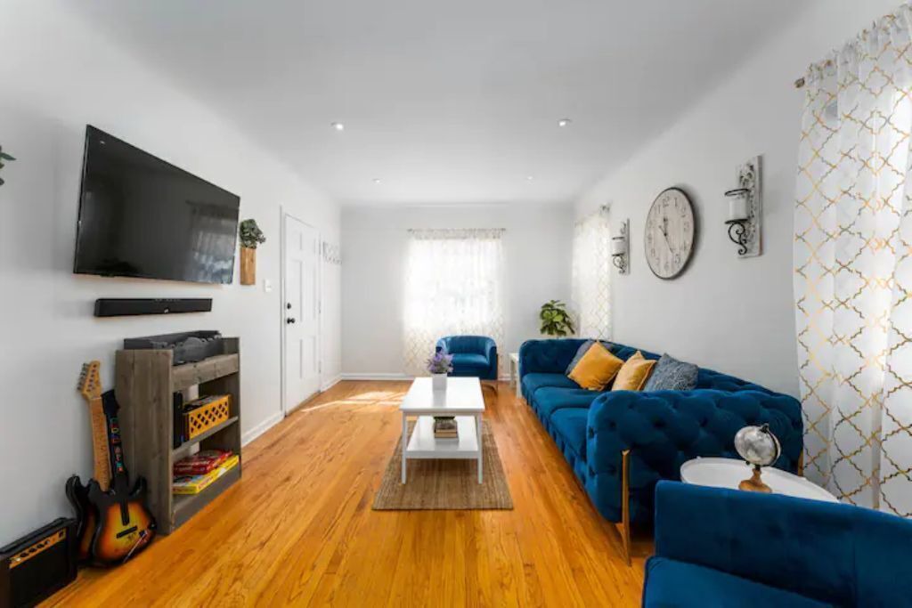 Photo of Livingroom in Lawndale