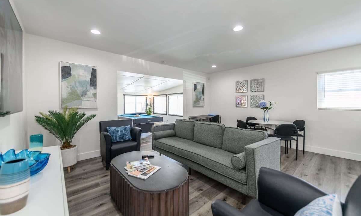Photo of Livingroom in Fullerton