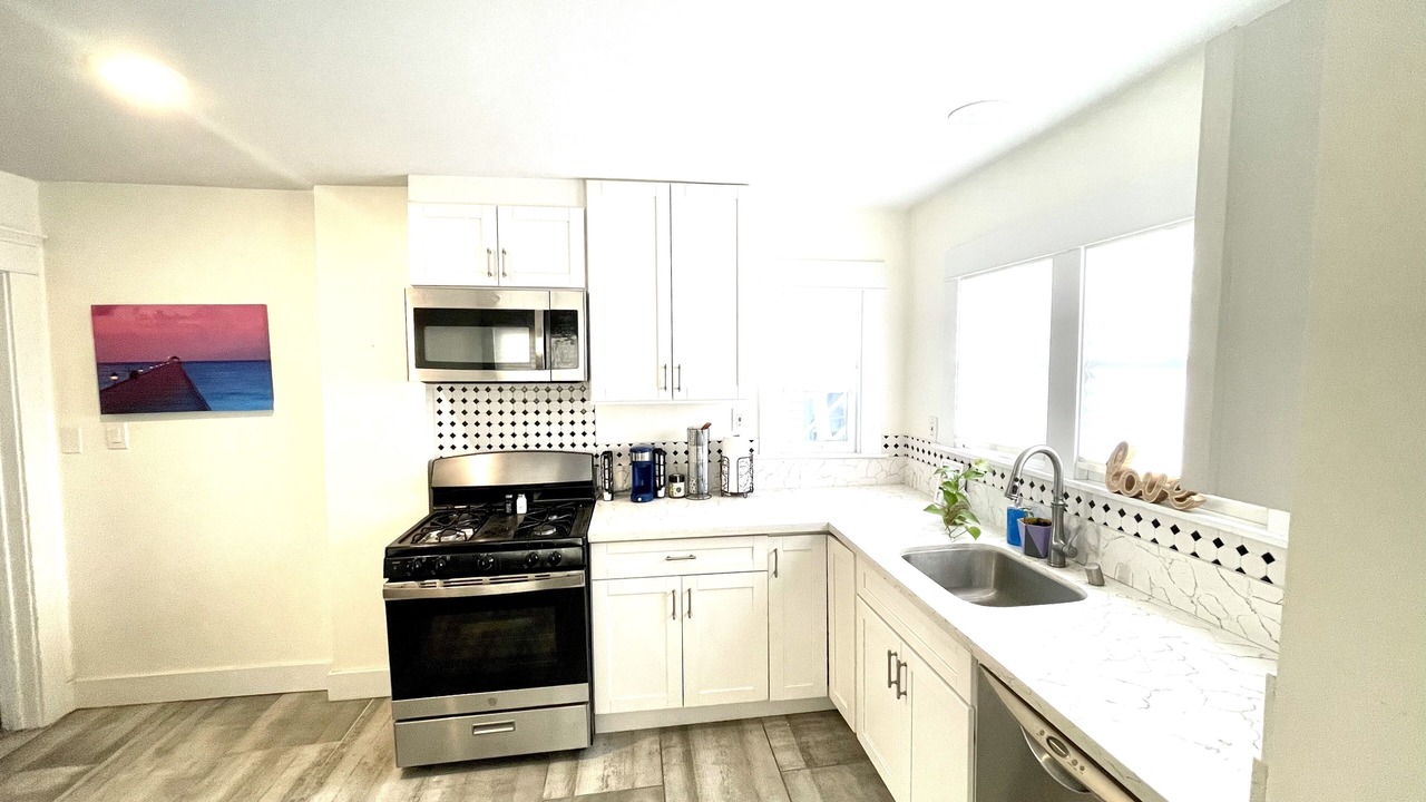 Photo of Kitchen in Alamitos Beach