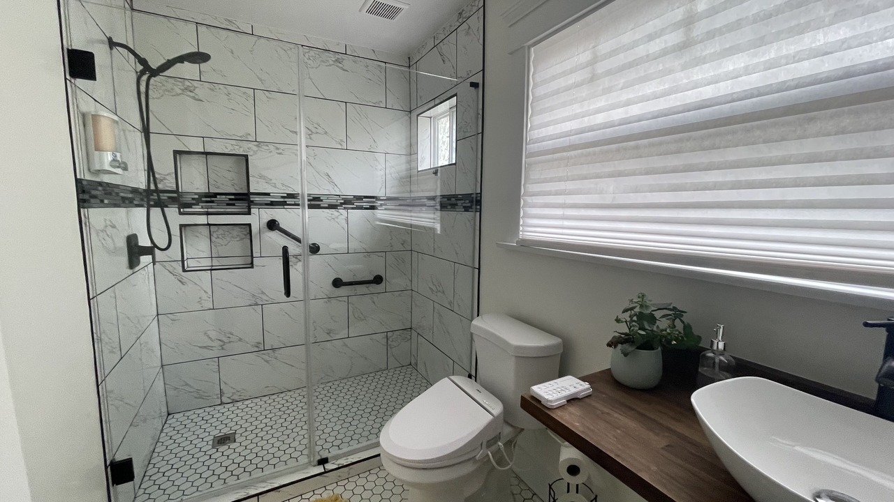 Photo of Bathroom in Alamitos Beach