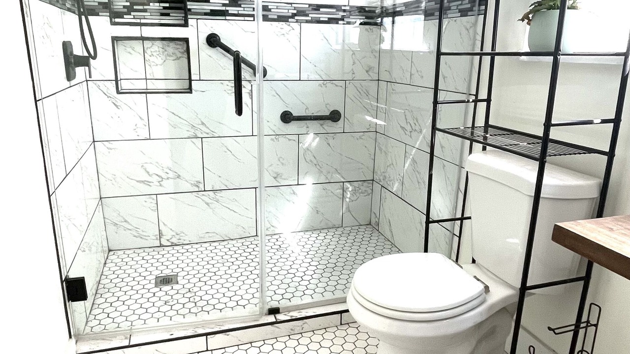 Photo of Bathroom in Alamitos Beach