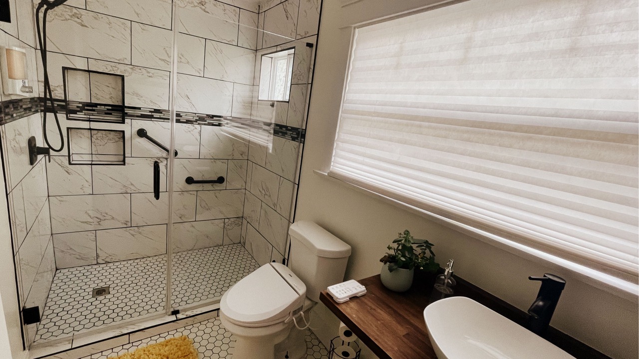 Photo of Bathroom in Alamitos Beach