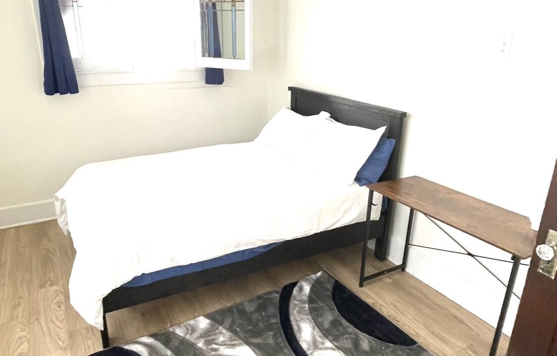 Photo of Bedroom in Alamitos Beach