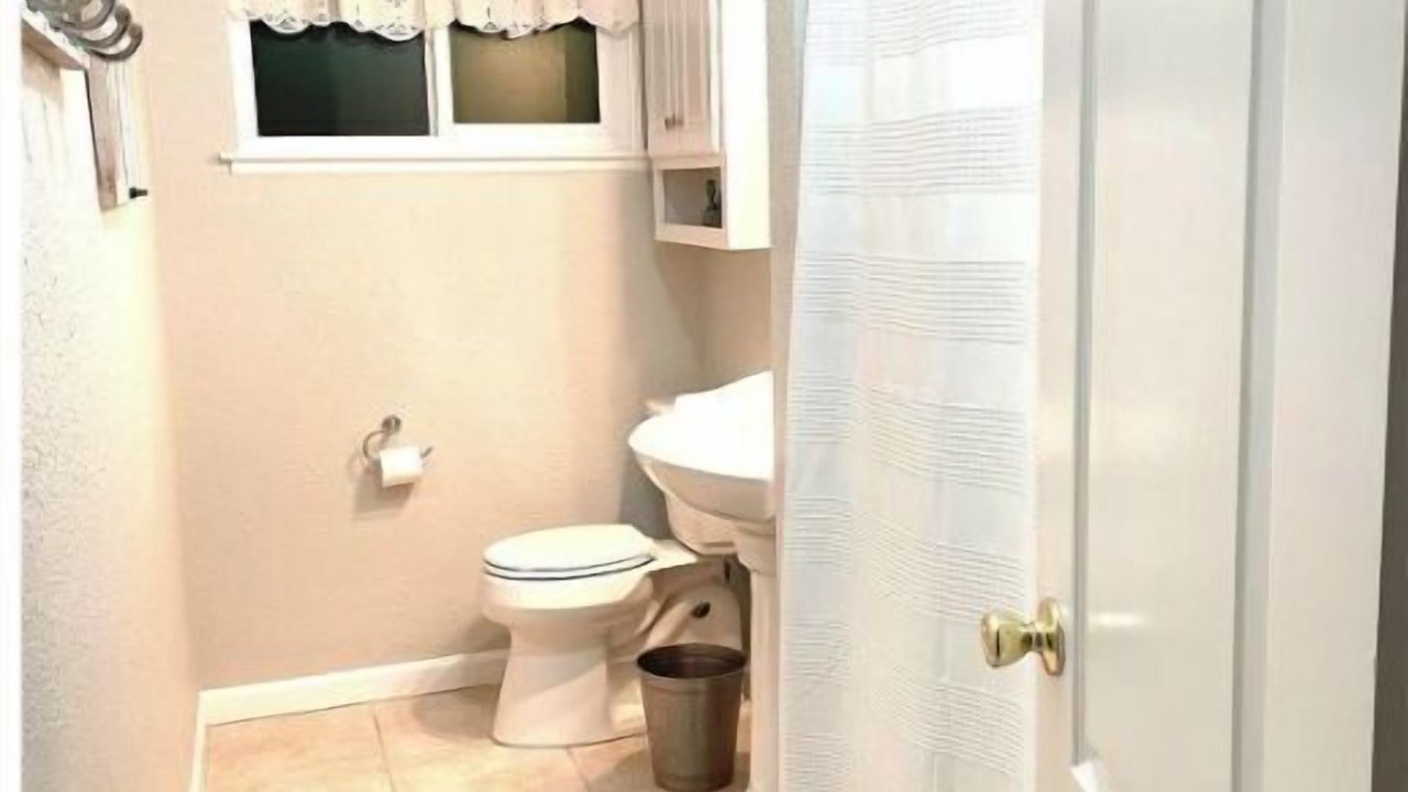 Photo of Bathroom in Chatsworth