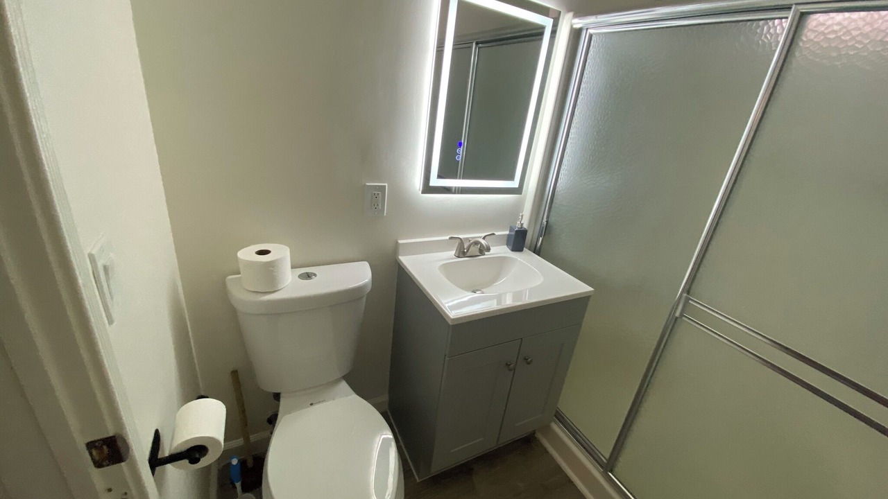 Photo of Bathroom in Baldwin Park