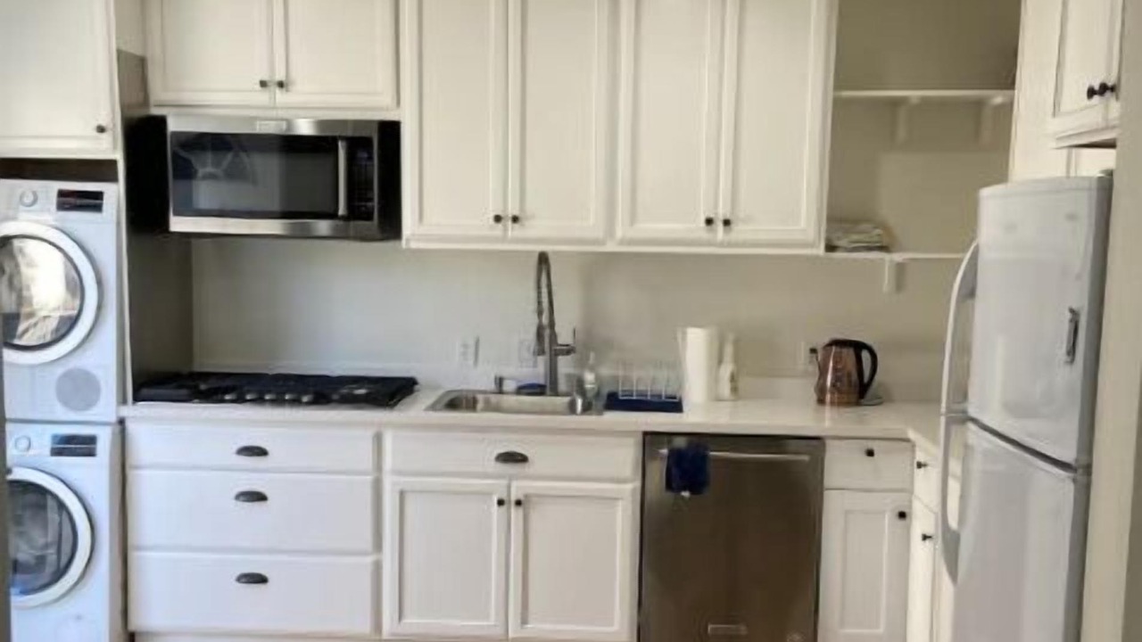 Photo of Kitchen in Woodland Hills