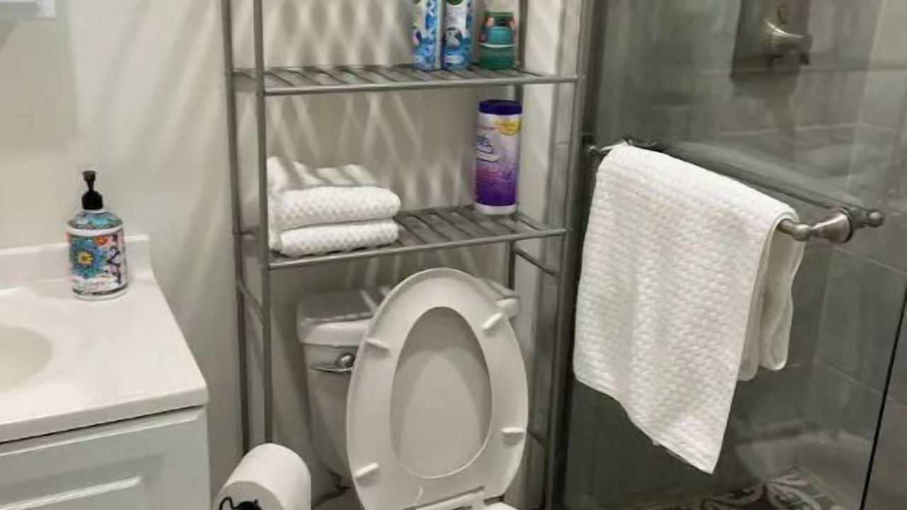 Photo of Bathroom in Woodland Hills