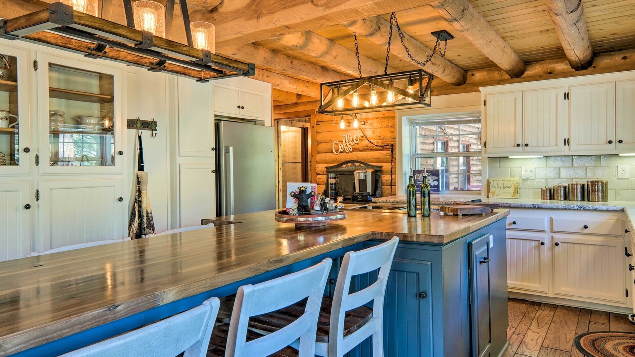 Photo of Kitchen in Pine Mountain Club