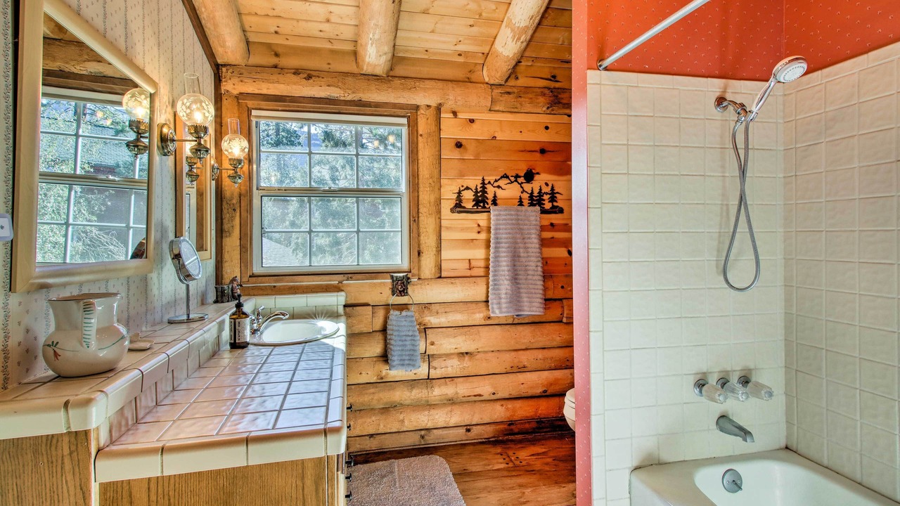 Photo of Bathroom in Pine Mountain Club