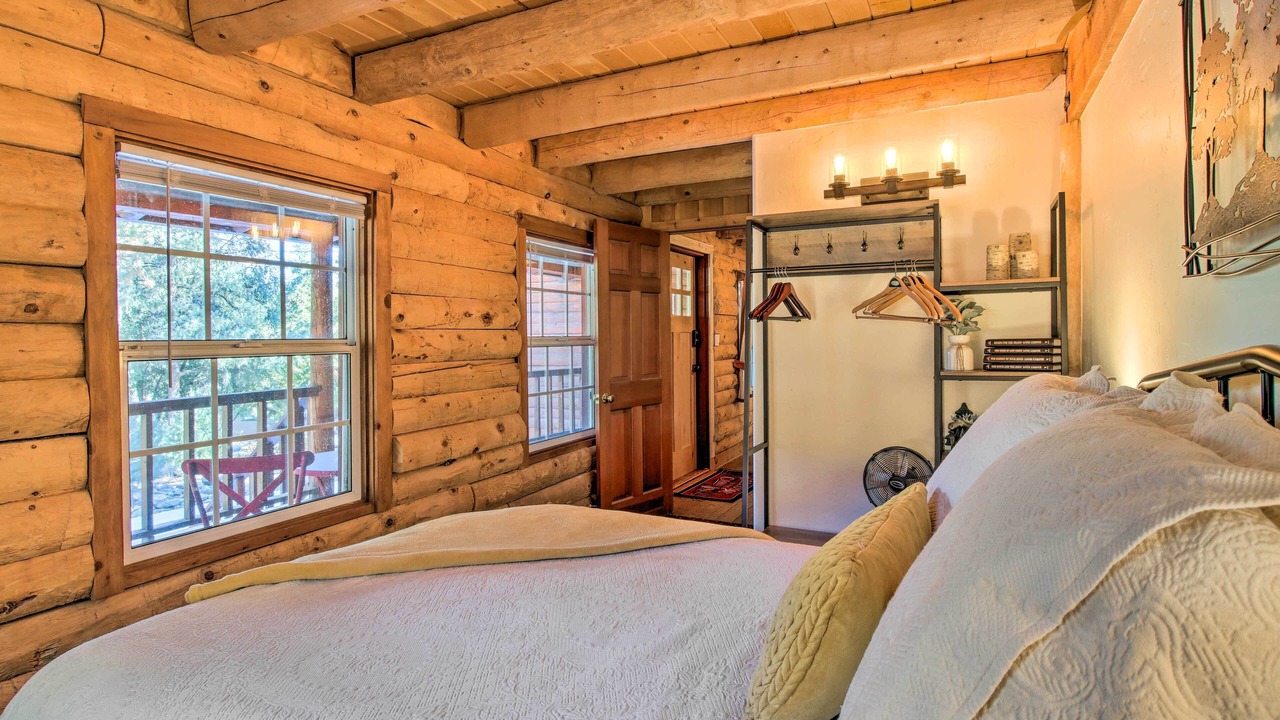 Photo of Bedroom in Pine Mountain Club