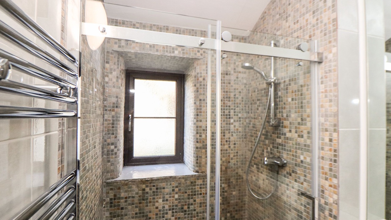 Photo of Bathroom in Chysauster