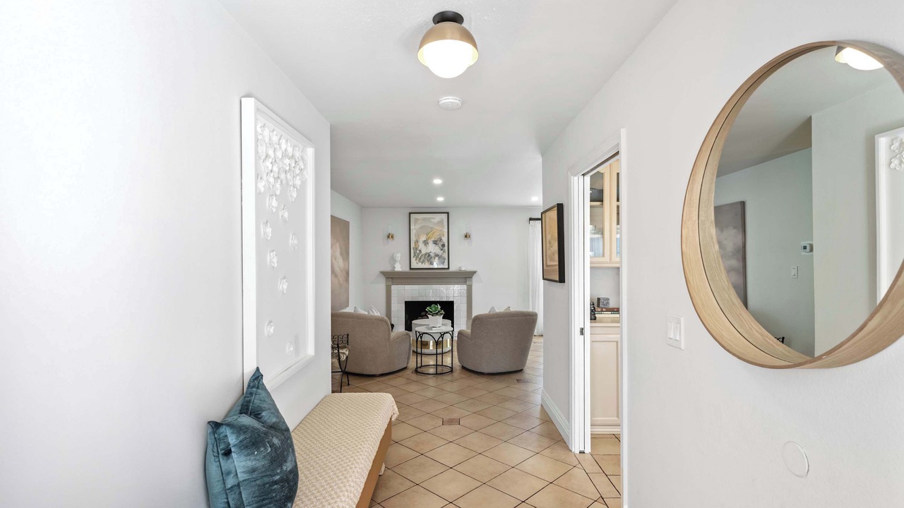 Photo of Livingroom in Fullerton
