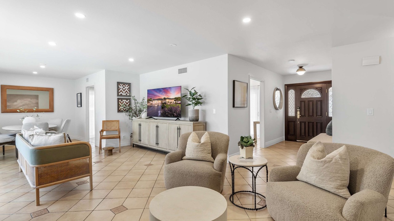 Photo of Livingroom in Fullerton