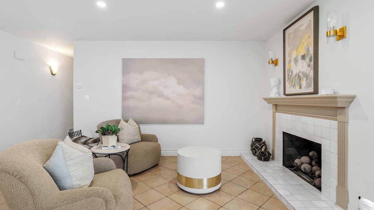 Photo of Livingroom in Fullerton