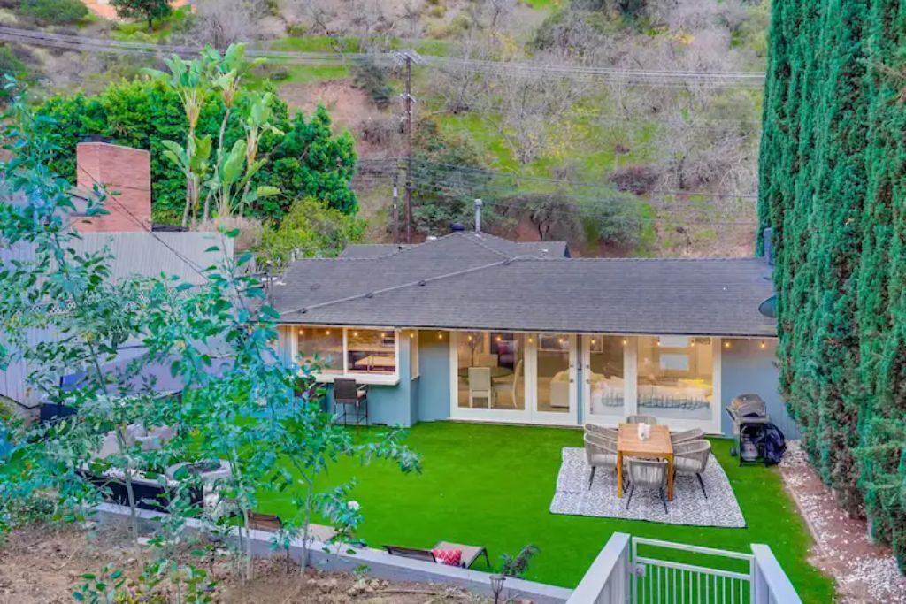 Photo of Outdoor in Hollywood Hills West