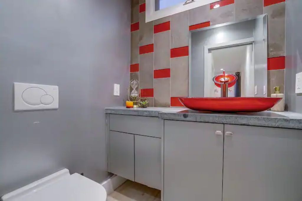 Photo of Bathroom in Hollywood Hills West