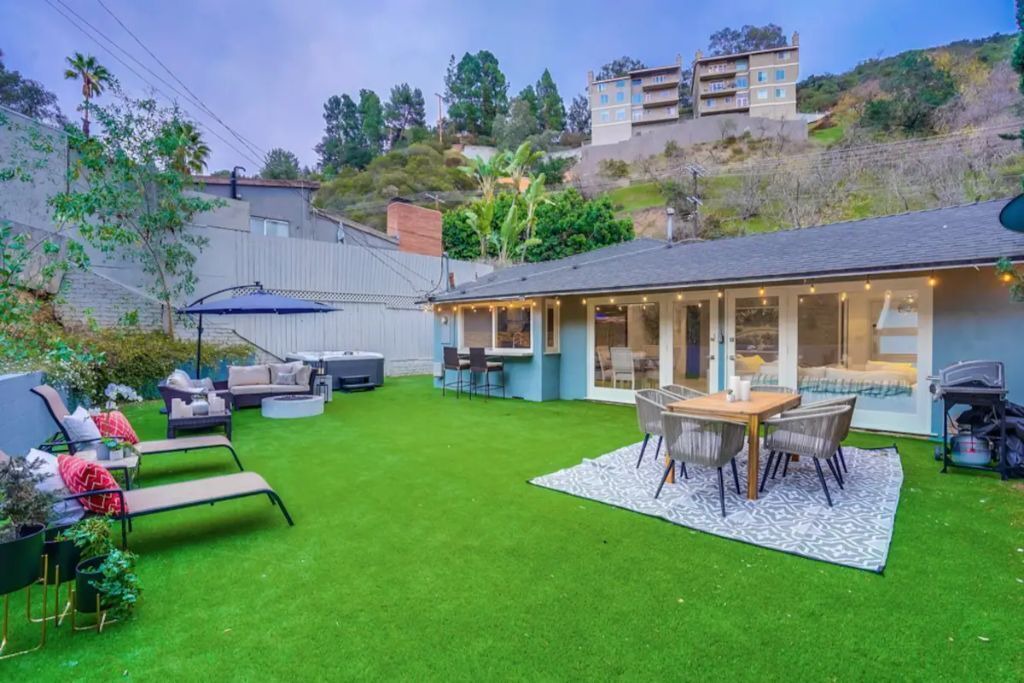 Photo of Outdoor in Hollywood Hills West
