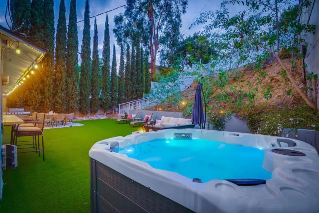 Photo of Others in Hollywood Hills West