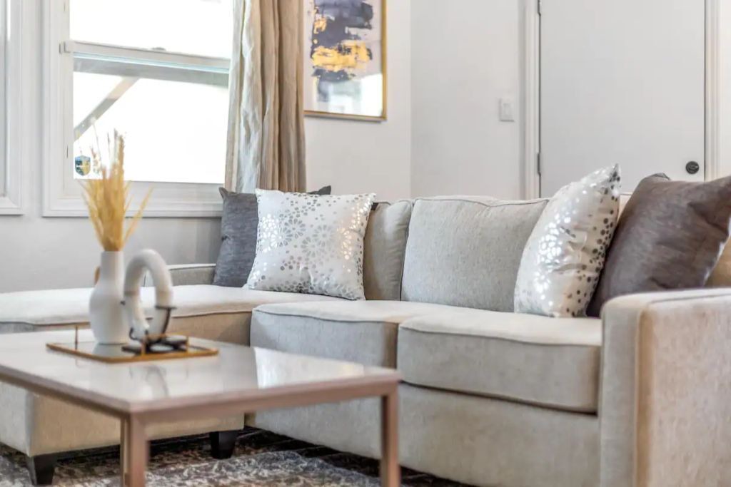 Photo of Livingroom in Altadena