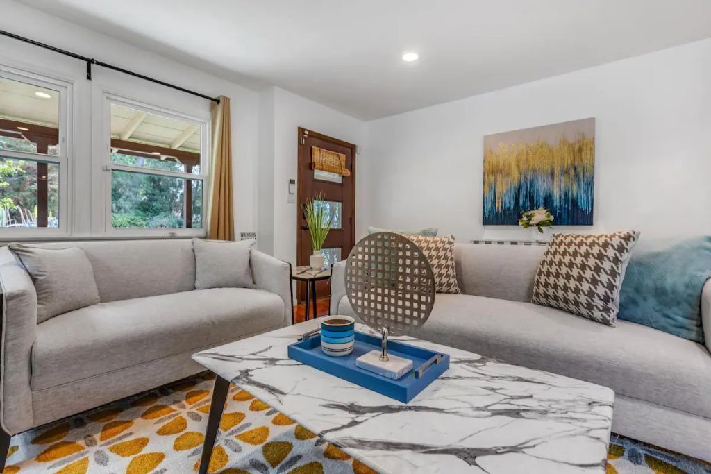 Photo of Livingroom in Altadena