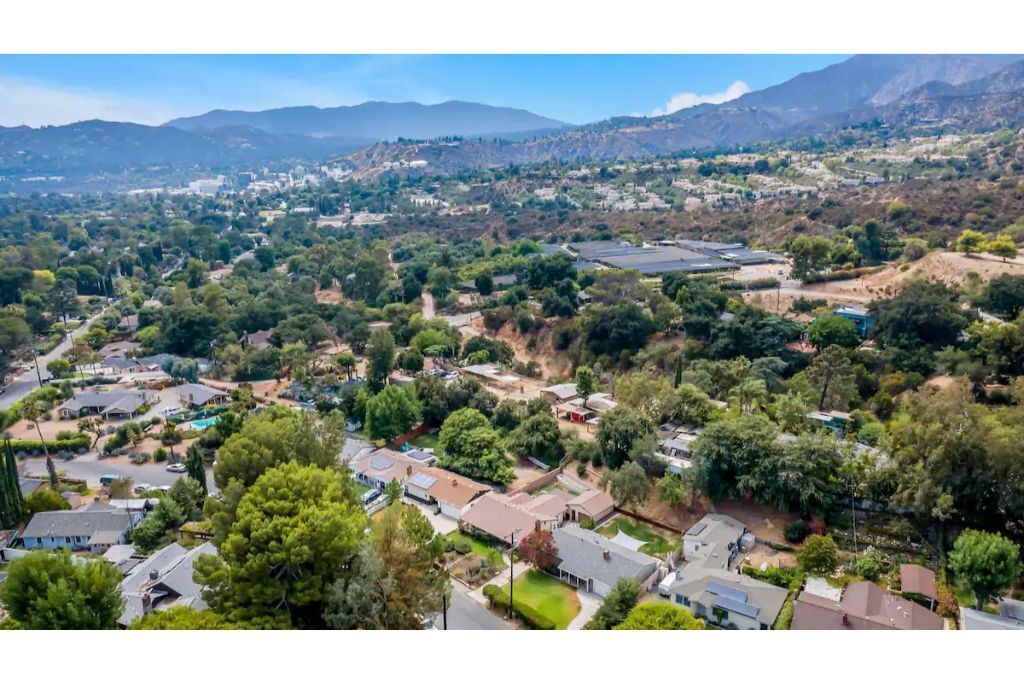 Photo of Outdoor in Altadena