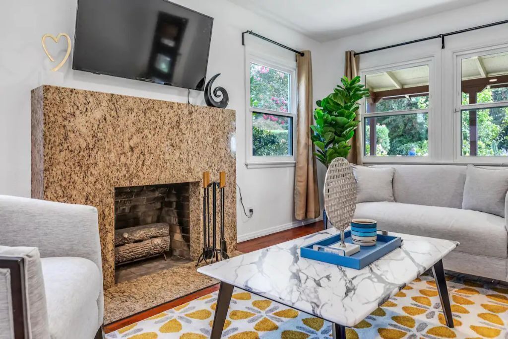 Photo of Livingroom in Altadena