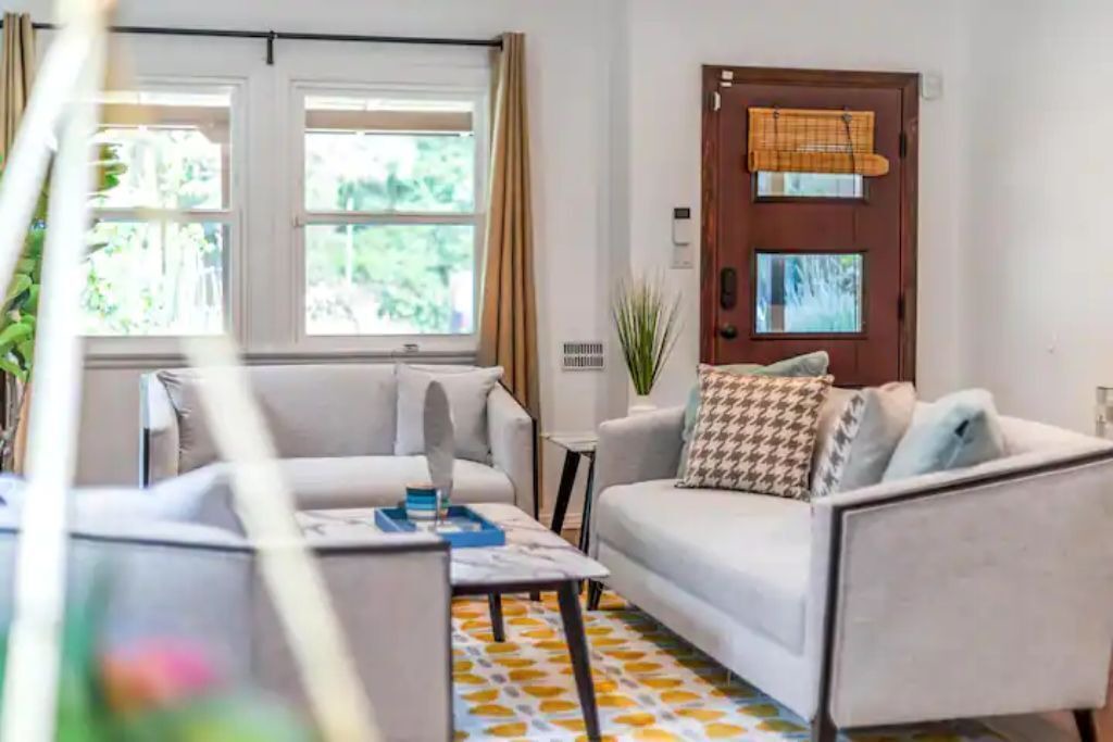 Photo of Livingroom in Altadena