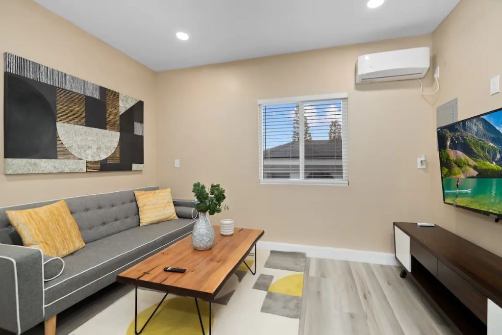 Photo of Livingroom in Altadena