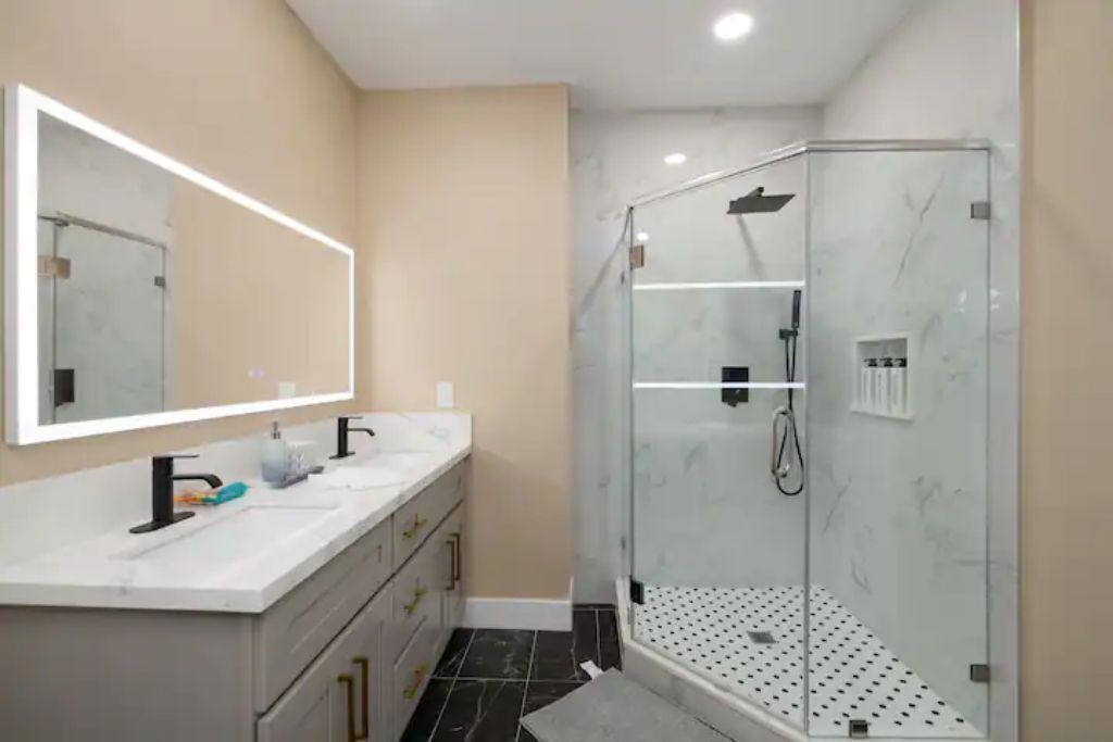 Photo of Bathroom in Altadena