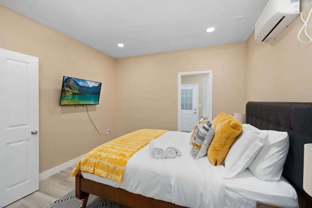 Photo of Bedroom in Altadena