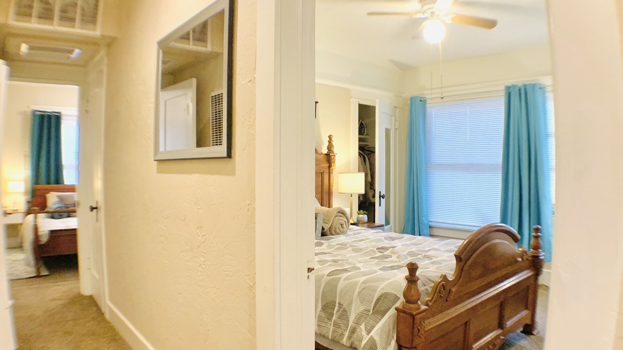Photo of Bedroom in Oleander - Sunset