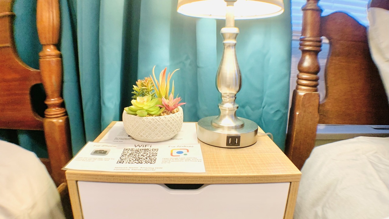 Photo of Bedroom in Oleander - Sunset