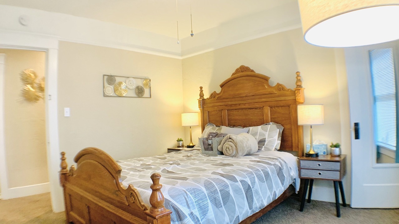 Photo of Bedroom in Oleander - Sunset