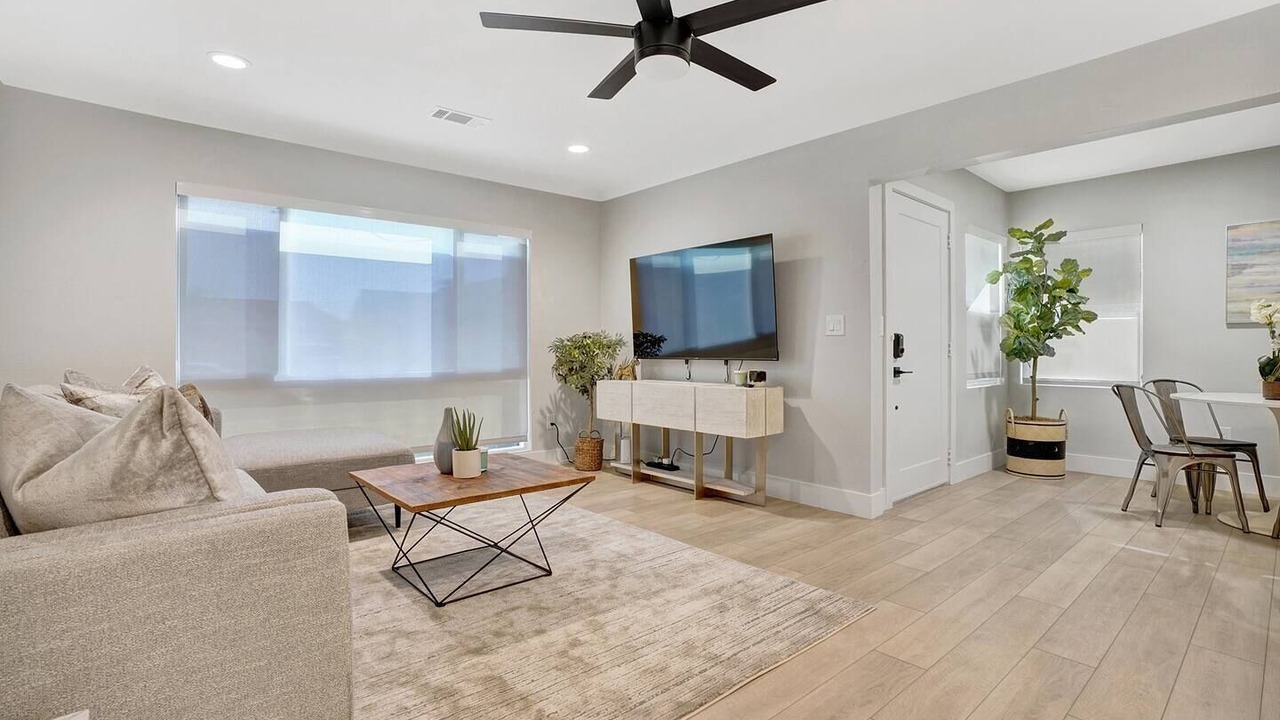 Photo of Livingroom in Fullerton