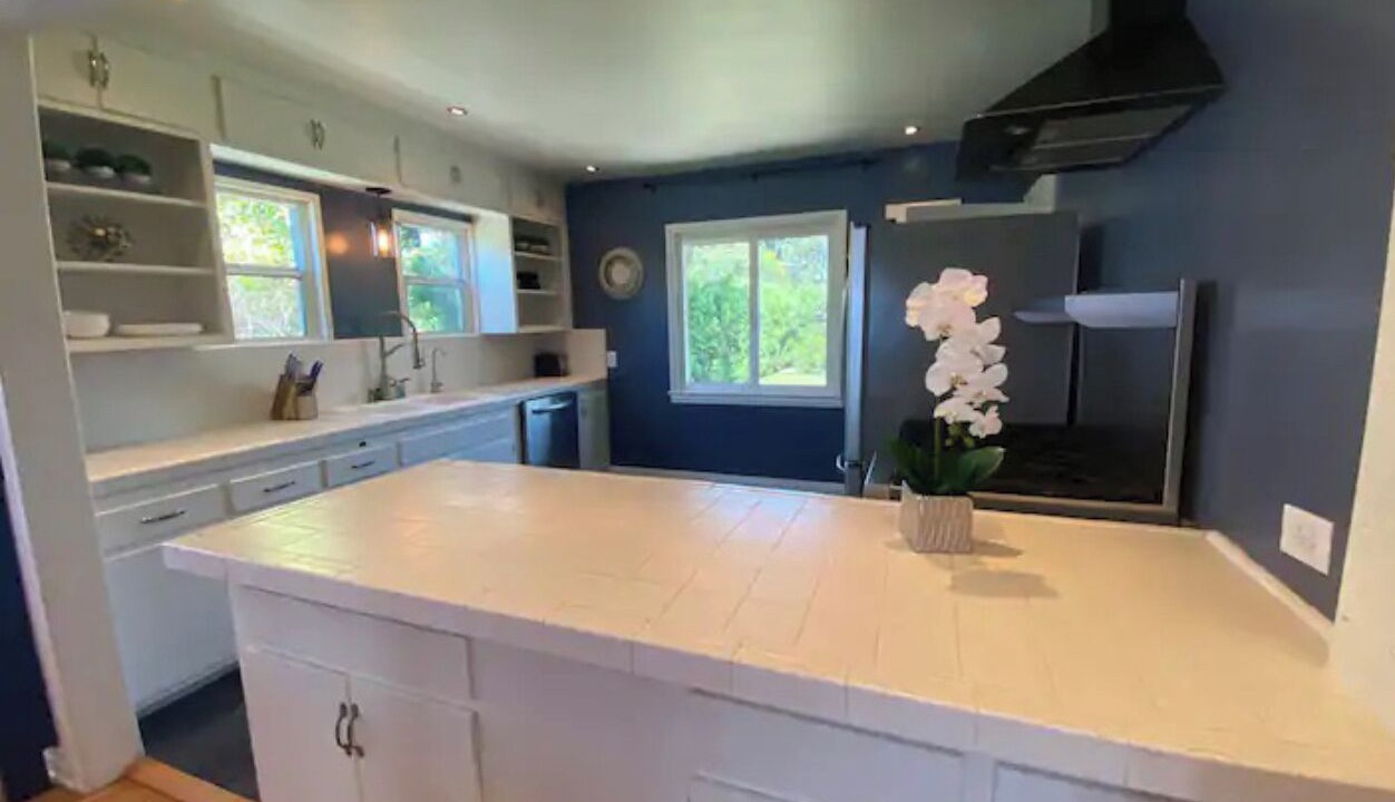 Photo of Kitchen in Valley Glen
