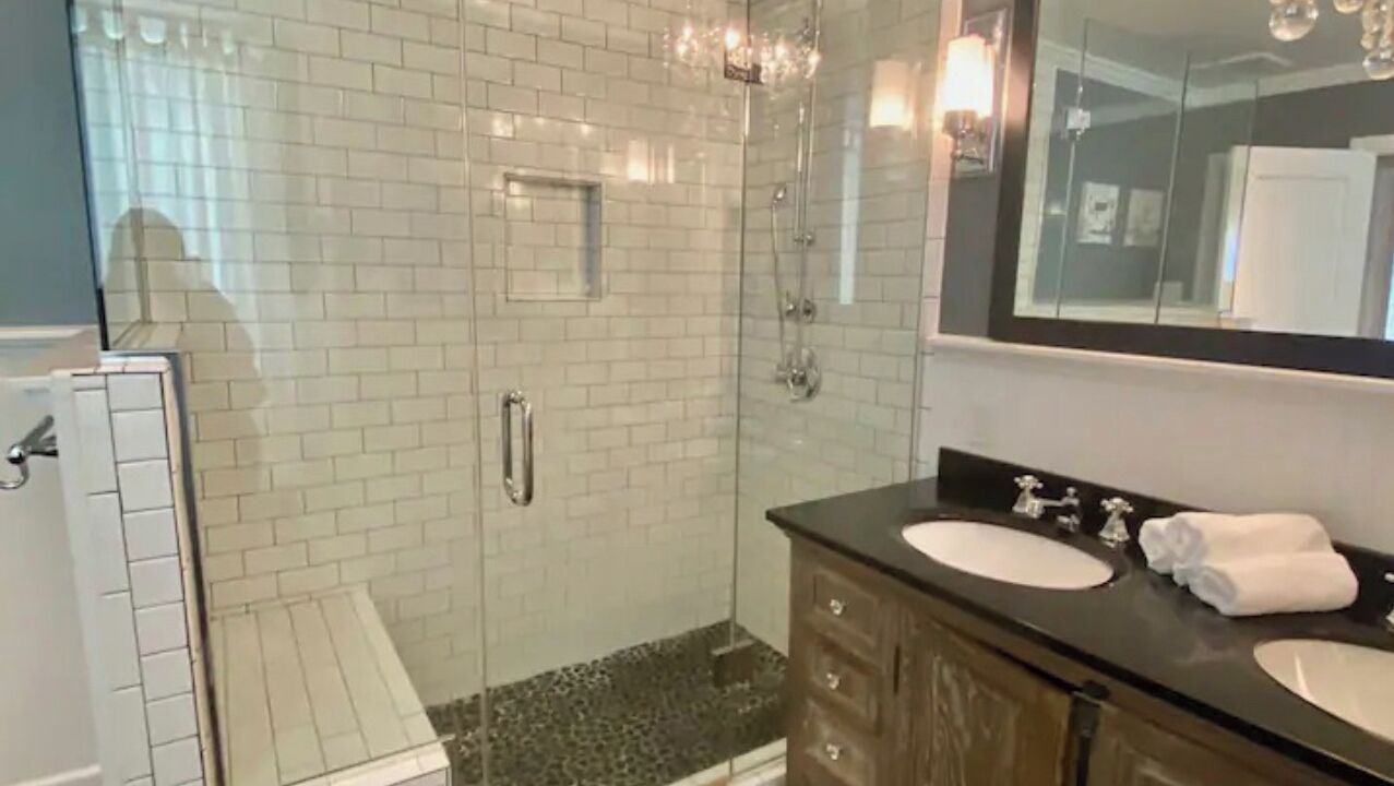 Photo of Bathroom in Valley Glen