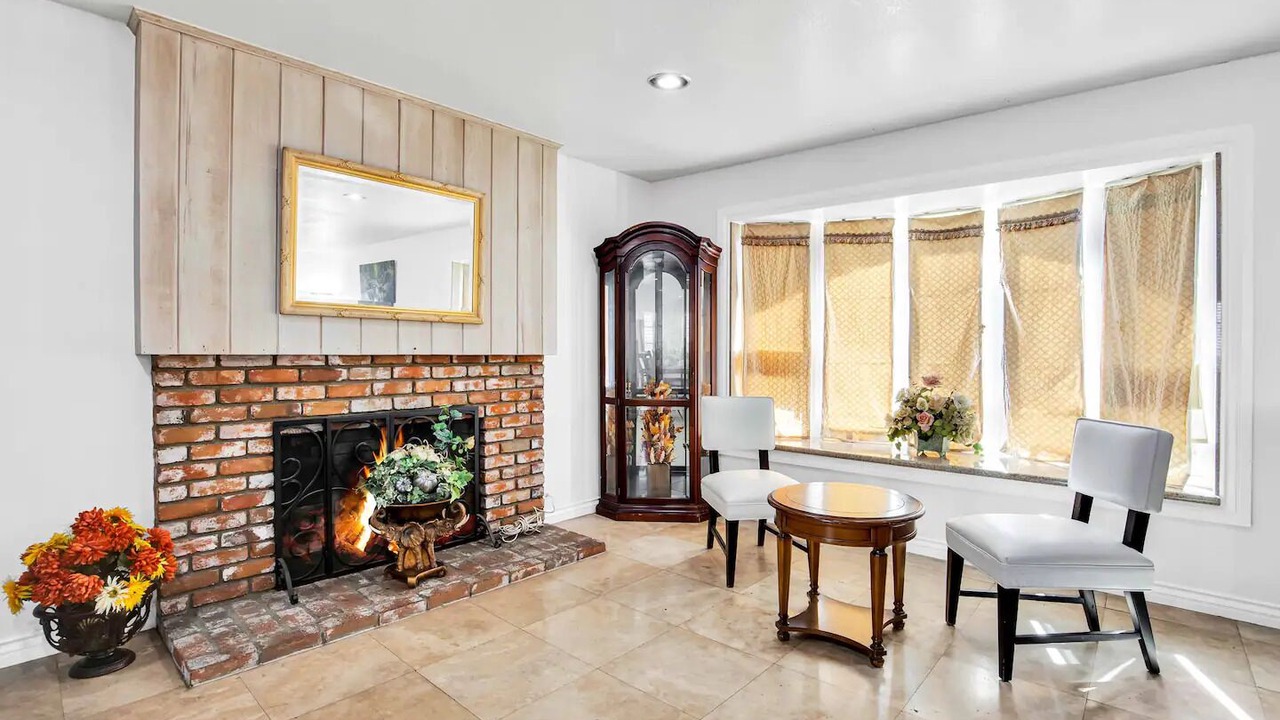 Photo of Livingroom in Fullerton