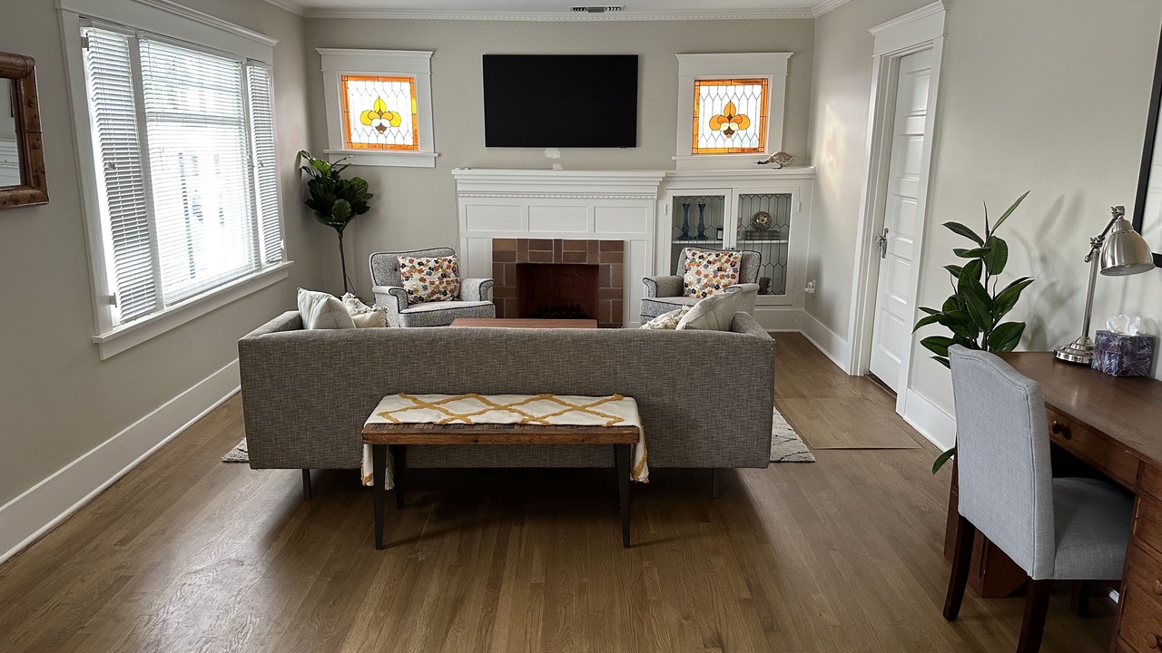 Photo of Livingroom in Belmont Heights