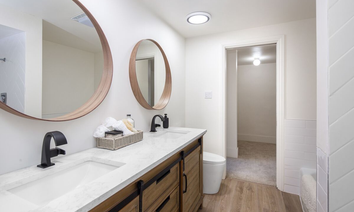 Photo of Bathroom in Eastern Malibu