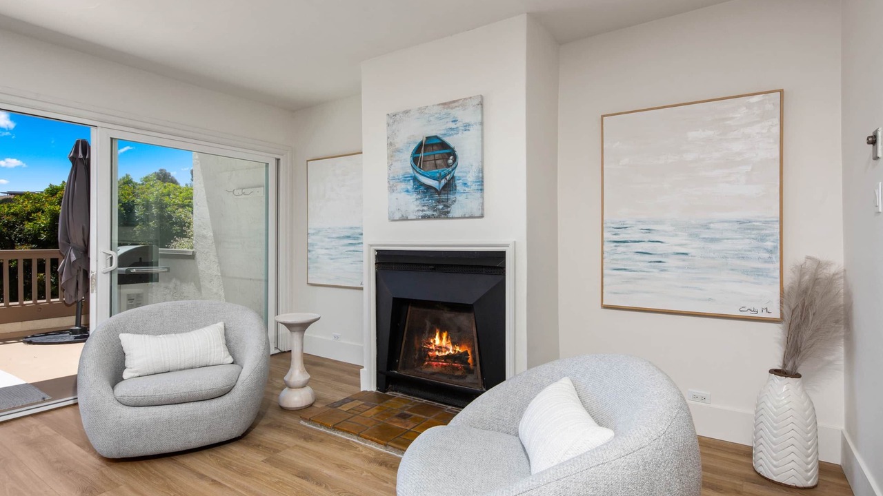 Photo of Livingroom in Eastern Malibu