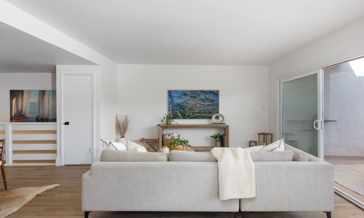 Photo of Bedroom in Eastern Malibu